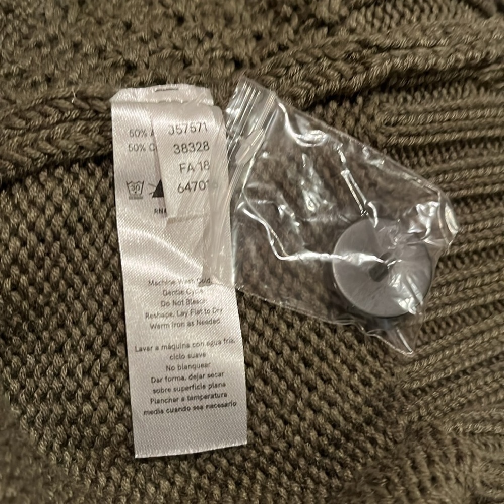 Venus Cardigan Sweater - Picture 8 of 8